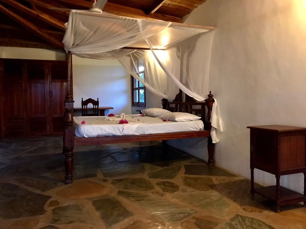 Silver Rock Hotel Standard Double Room, Garden View, Beachside 19