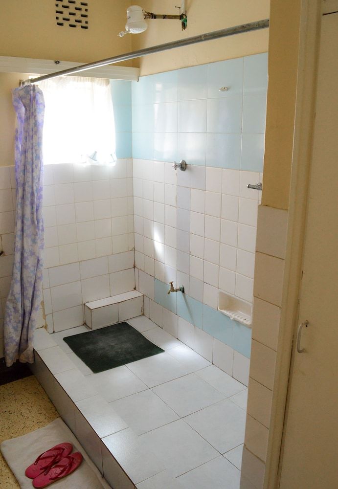 West Park Executive Suite 10