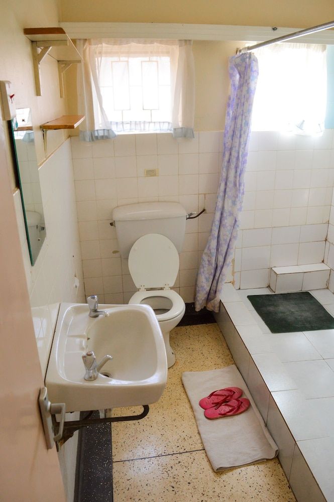 West Park Executive Suite 8