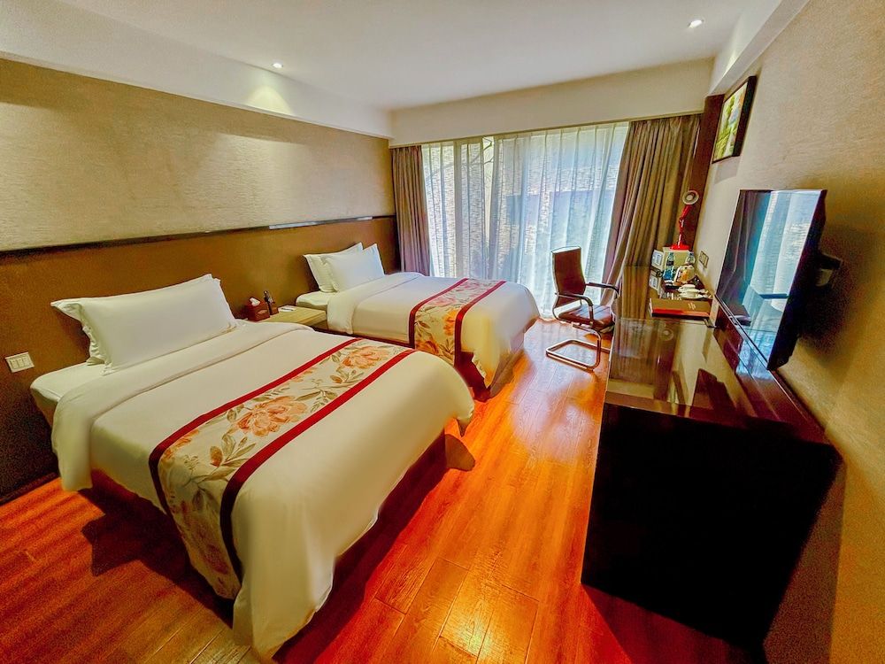 undefined Swiss Lenana Mount Hotel 3