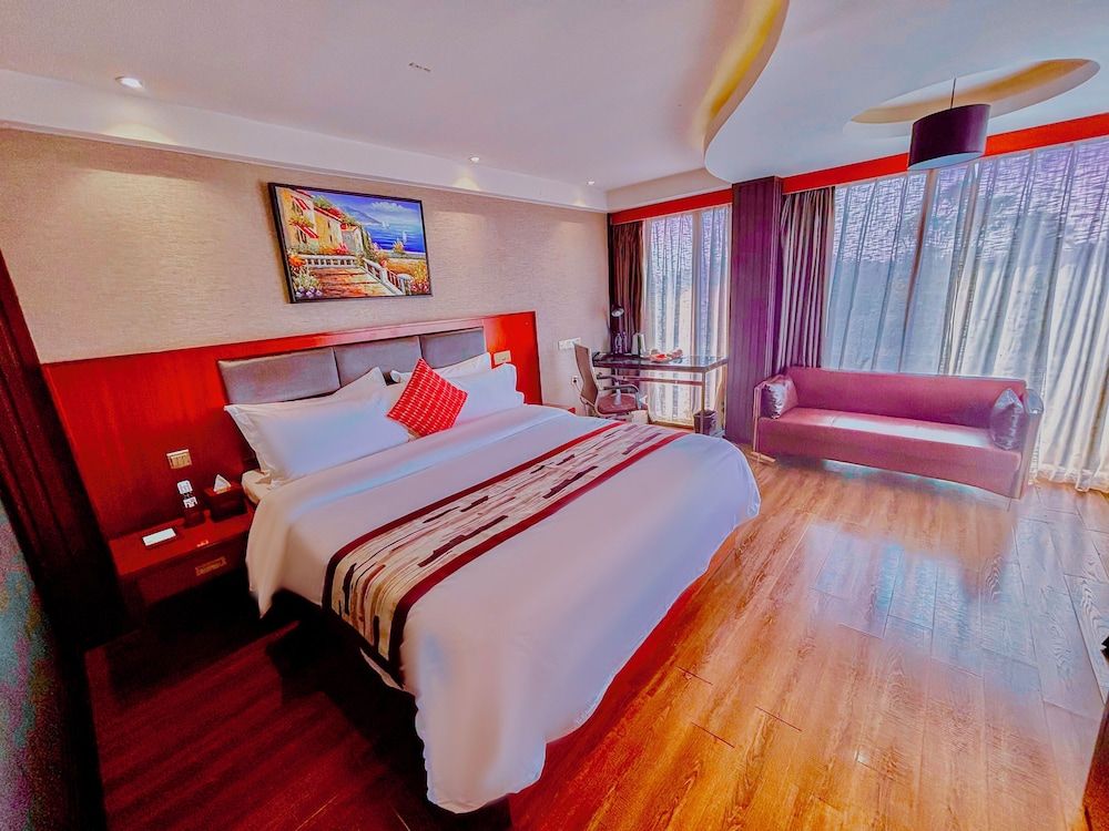 undefined Swiss Lenana Mount Hotel