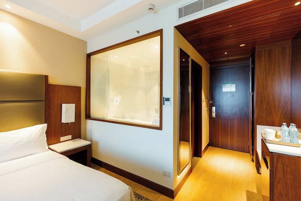 Crowne Plaza Nairobi Airport by IHG Standard Room, 2 Twin Beds 11