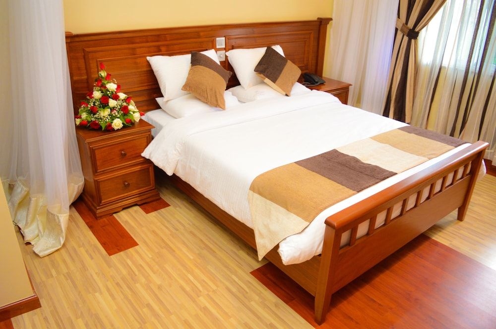 undefined Red Ruby Hotel 2