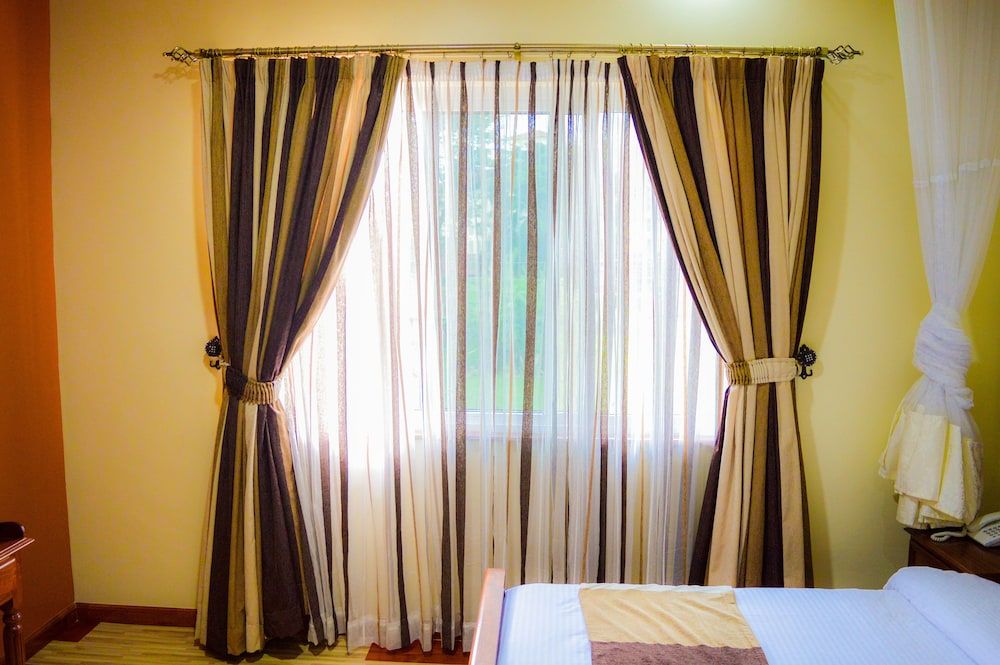 Red Ruby Hotel Deluxe Double Room 11