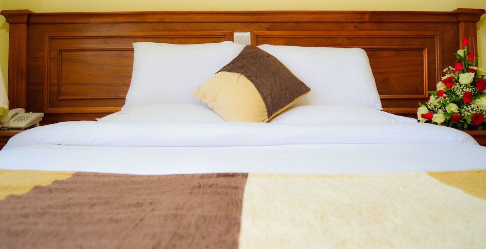 undefined Red Ruby Hotel 8