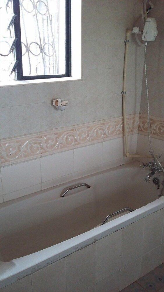 Karen Bomas Inn Double Room, Garden View 3