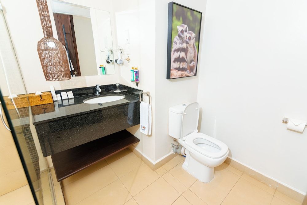 Executive Residency by Best Western Nairobi Standard Apartment, 1 Queen Bed, Non Smoking, Kitchen (Living Room, Full Kitchen) 3