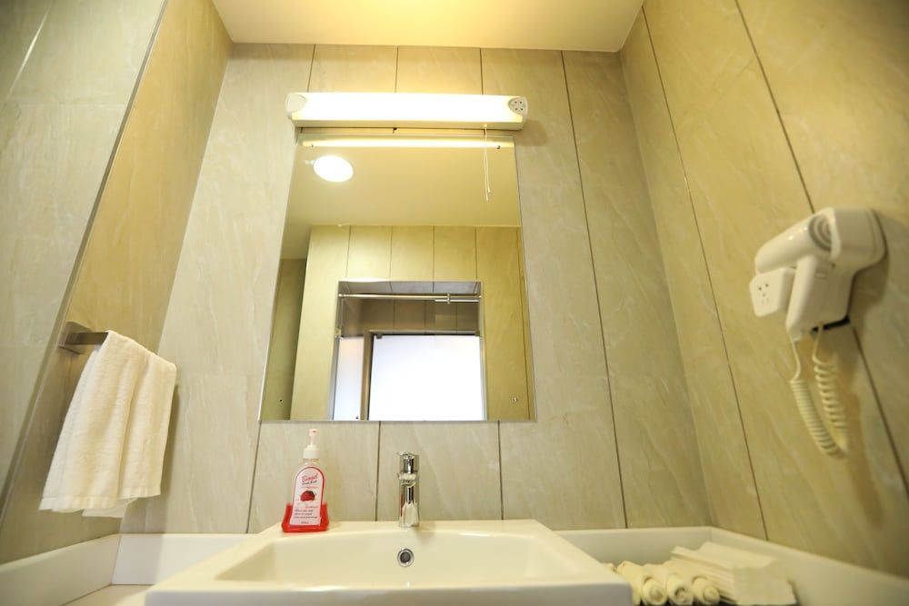 undefined Bidwood Suite Hotel 10