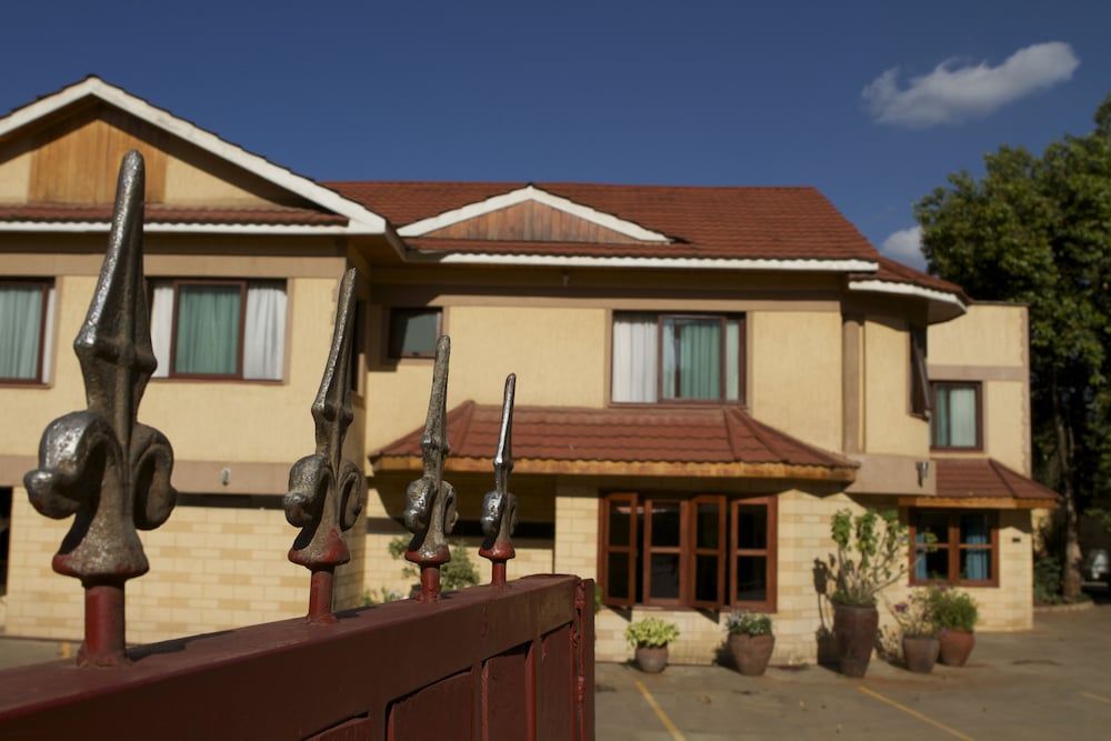 undefined OSinkirri Hotel 6