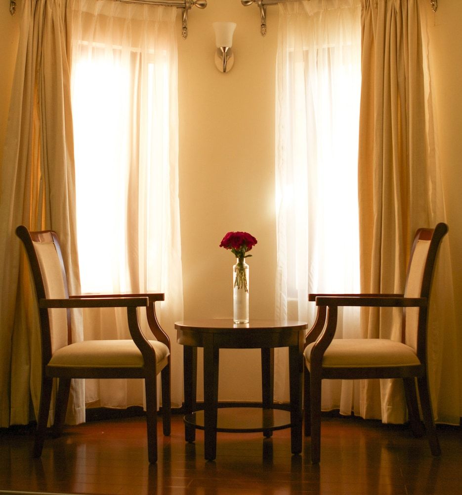 undefined OSinkirri Hotel