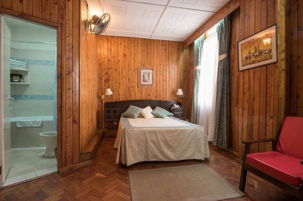 Oakwood Hotel Classic Room 4