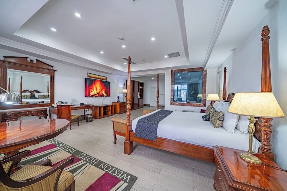 undefined Weston Hotel