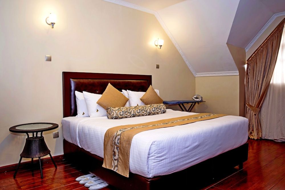 undefined Gramo Suites 8
