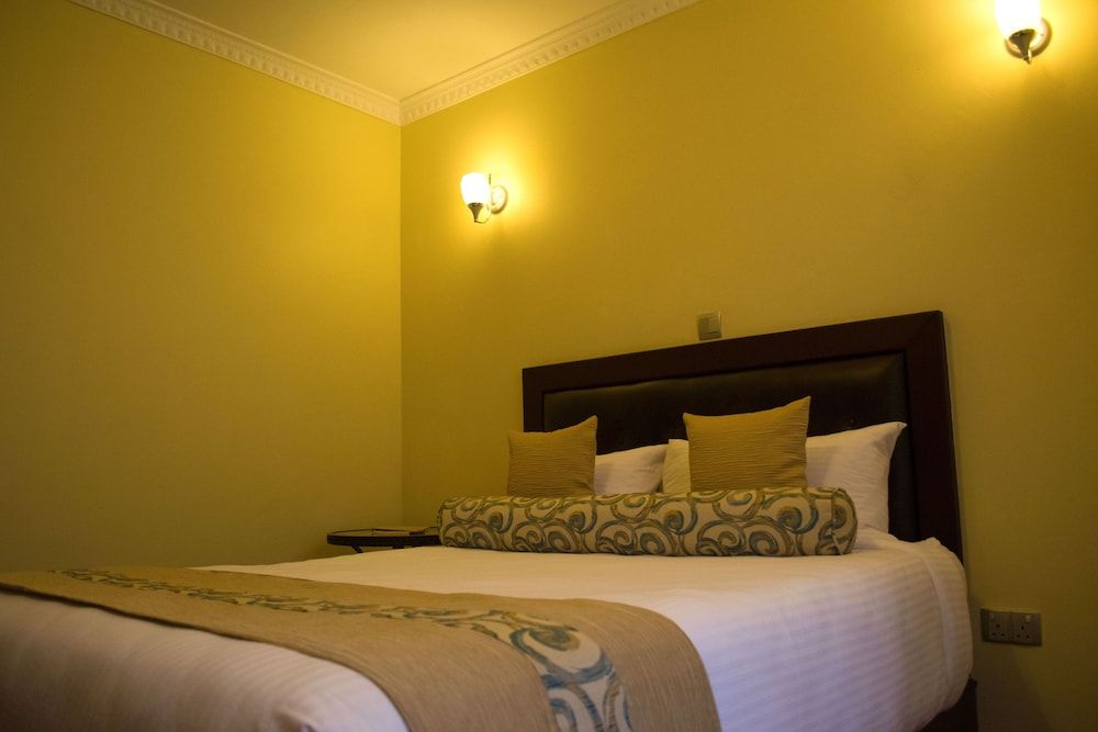 undefined Gramo Suites 7