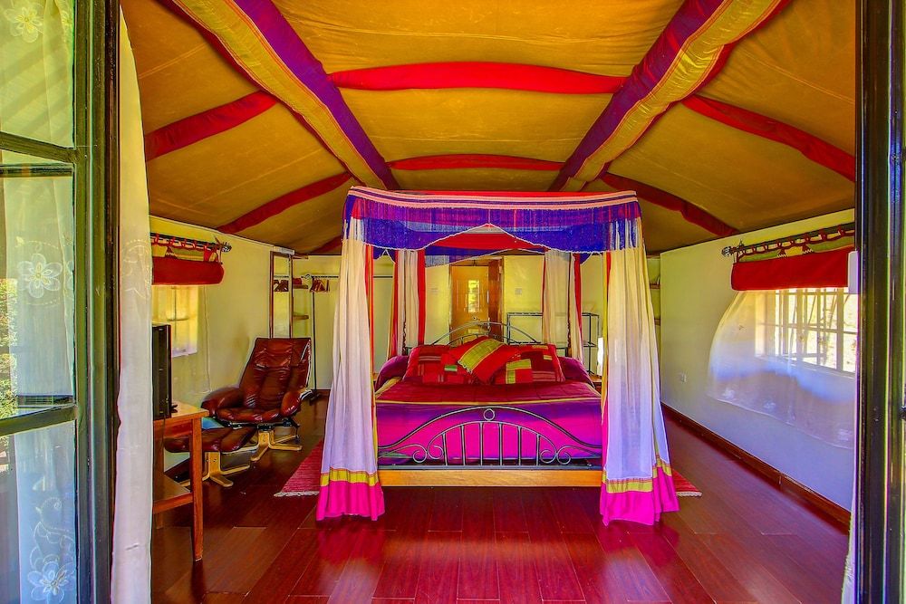 Safari Cottage with Garden View