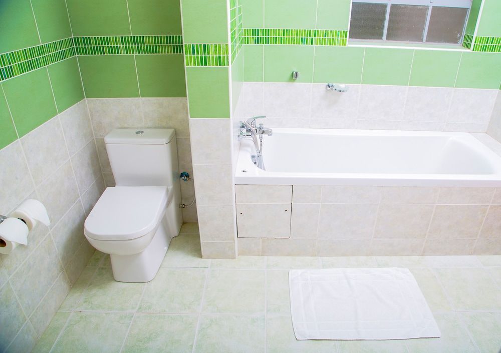 Deep Soaking Bathtub