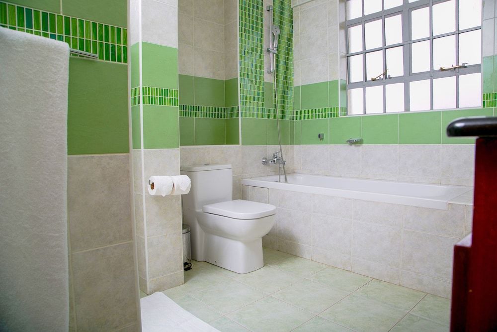 Deep Soaking Bathtub