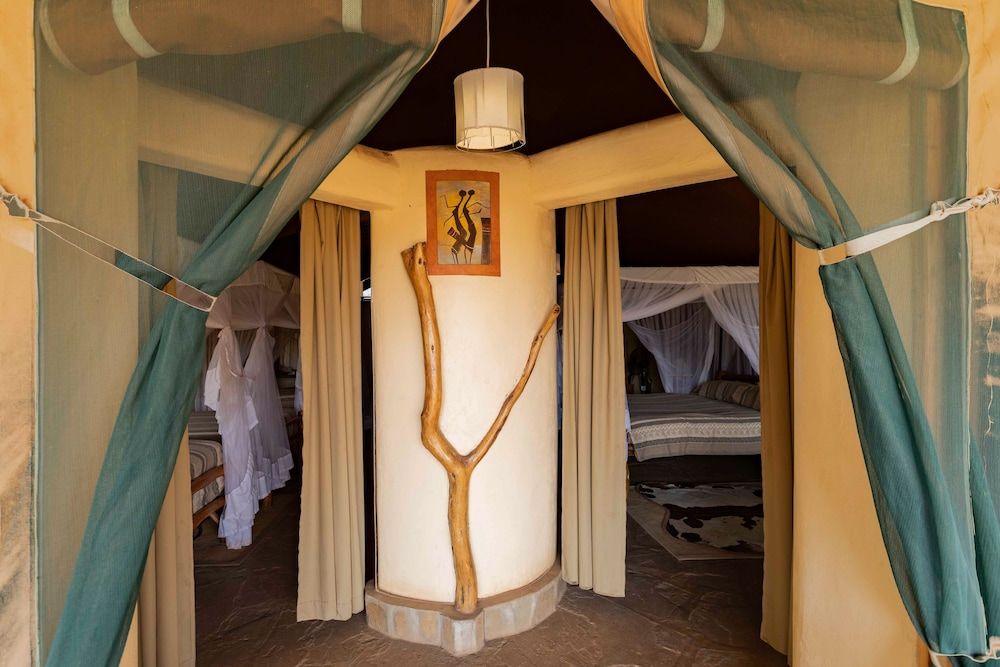 Deluxe Tent (Triple)