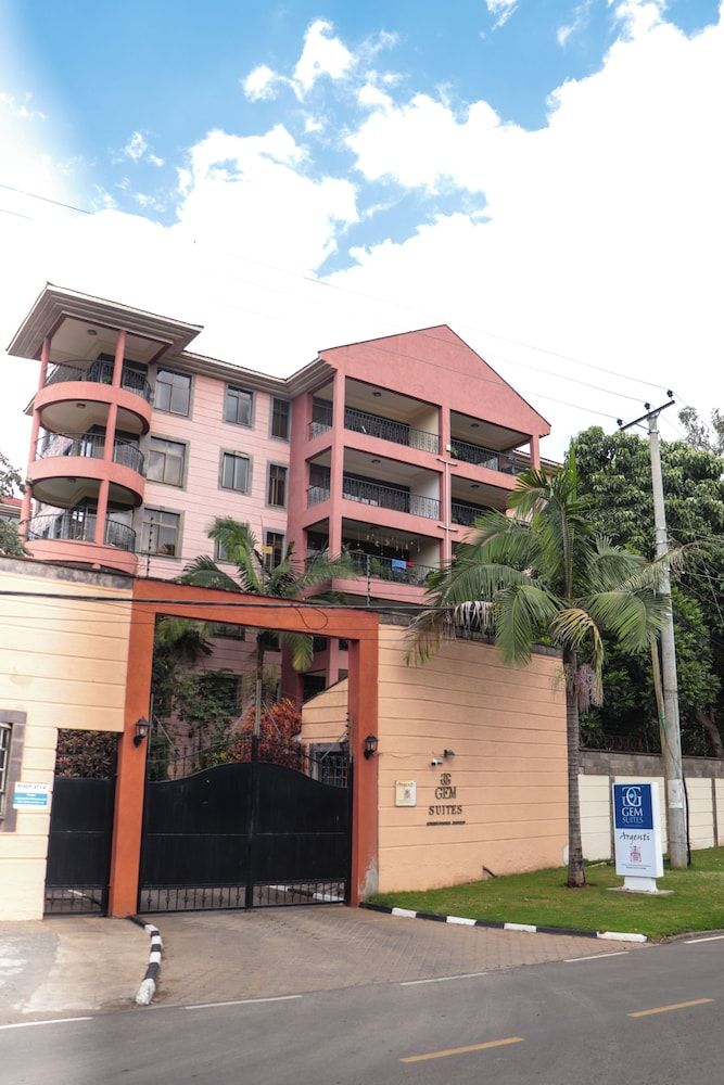 undefined GemSuites State House 8