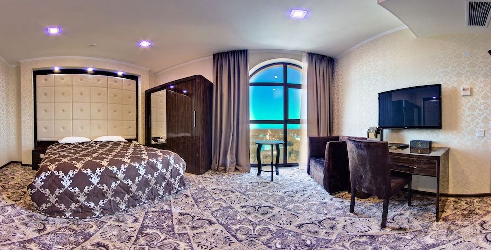 Plaza Hotel Bishkek Superior Suite 5