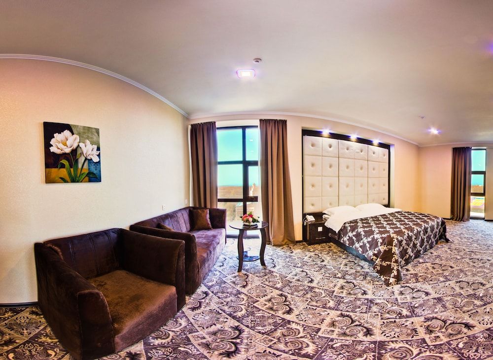 Plaza Hotel Bishkek Junior Double Room 2