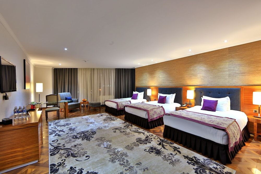 Damas International Hotel Standard Triple Room