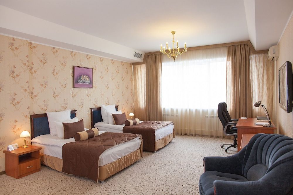 Golden Dragon Hotel Deluxe Room