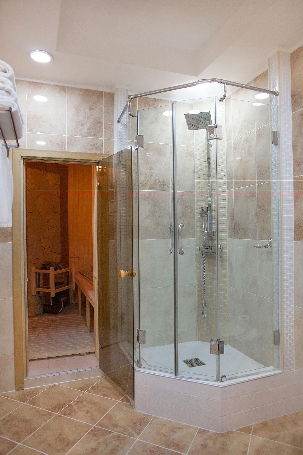 Golden Dragon Hotel Deluxe Double or Twin Room 2