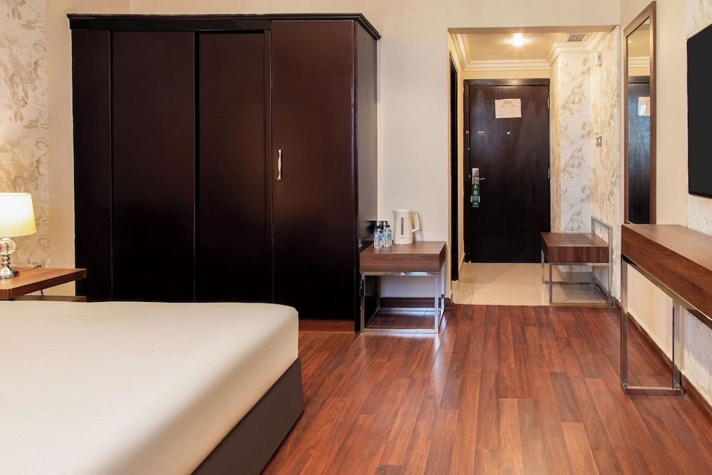 City Tower Hotel Standard King Room 6