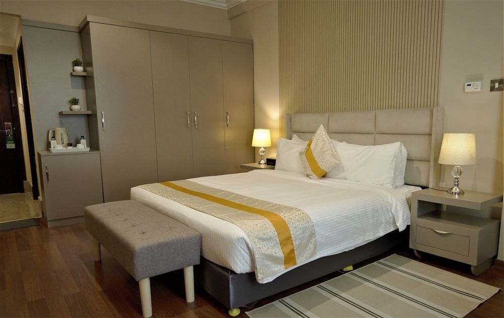 Deluxe King Room