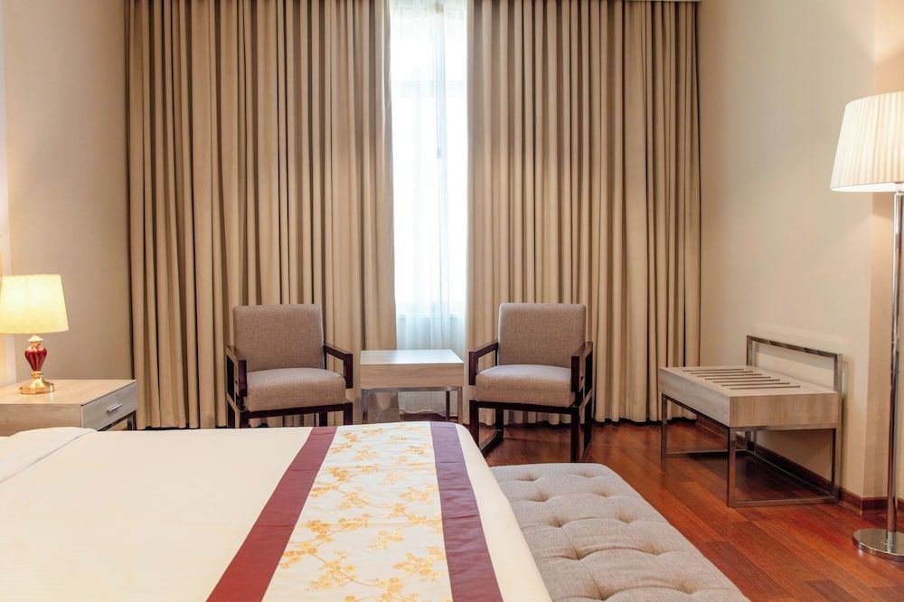 City Tower Hotel Standard King Room 7