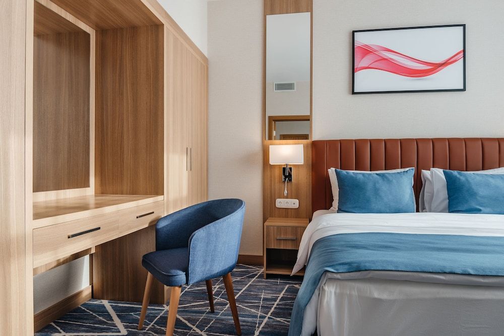 Suite, 1 King Bed, Non Smoking