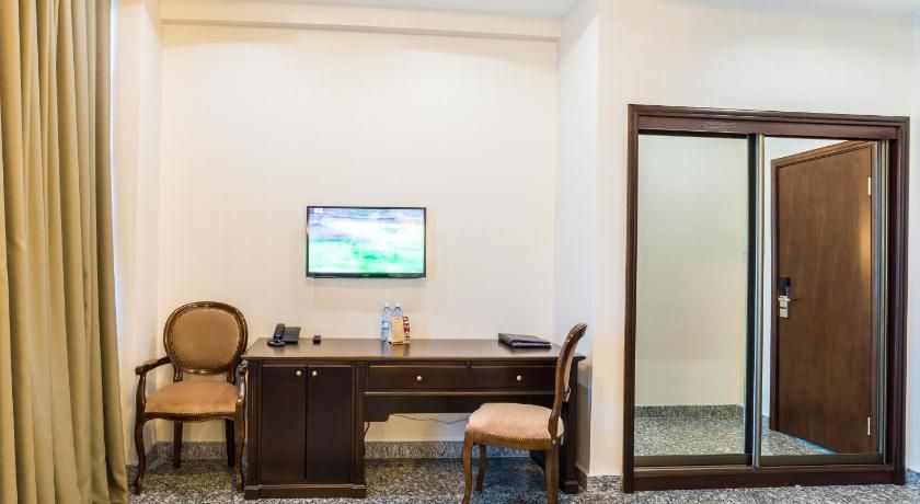 Royal Palace Hotel Standard Twin Room 11
