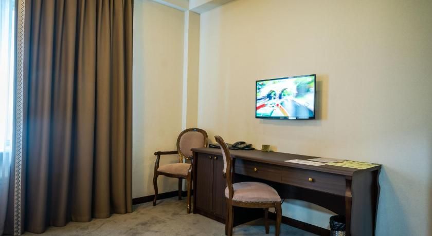 Royal Palace Hotel Standard Twin Room 14