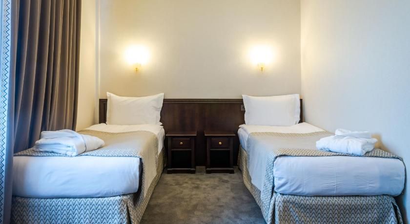 Royal Palace Hotel Standard Twin Room 4