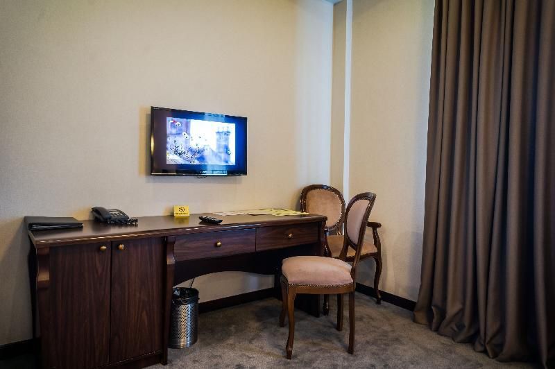 Royal Palace Hotel Standard Twin Room 15