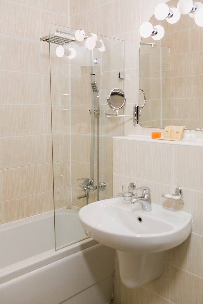 Hotel Kazakhstan Superior Double Room 11