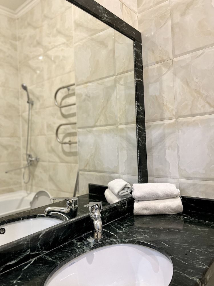 Grand Erbil Hotel Economy Double Room, No Windows 7