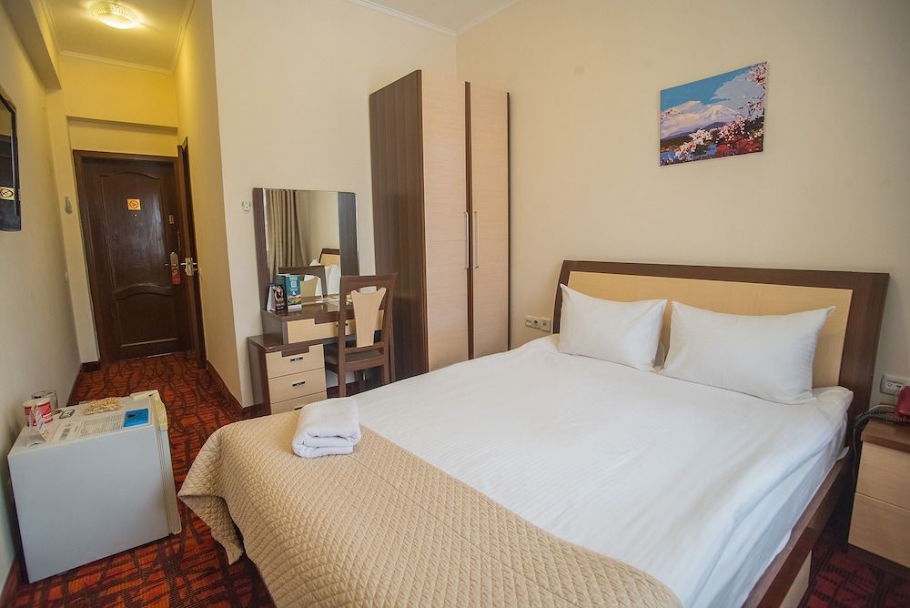 undefined Hotel Alma 8