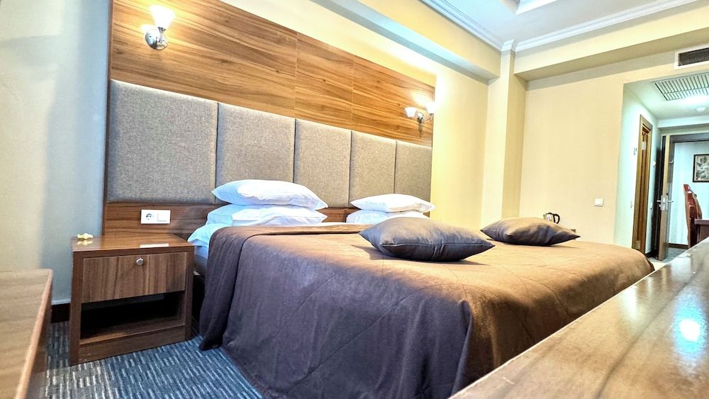 Grand Hotel Eurasia Budget Double Room 27