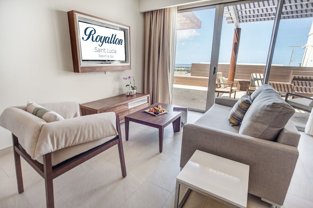 Luxury Penthouse One bedroom suite Ocean view terrace jacuzi Diamond Club