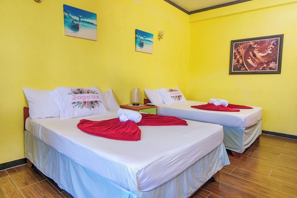 Tropical Paradise View Mountain View Room #6 2