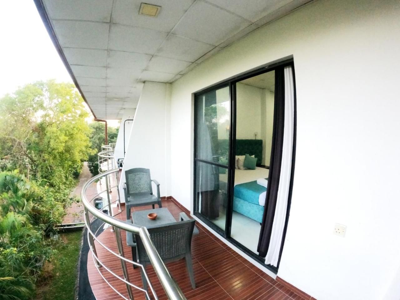 Seyara Holiday Resort Deluxe Double Room with Balcony 2