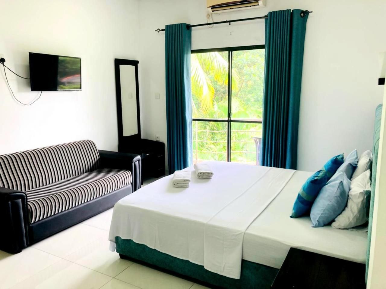 Seyara Holiday Resort Deluxe Double Room with Balcony