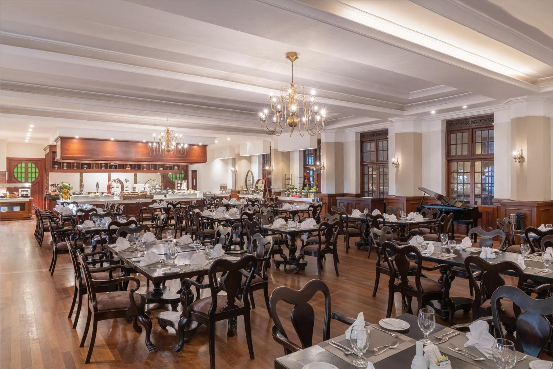 undefined Grand Hotel 4