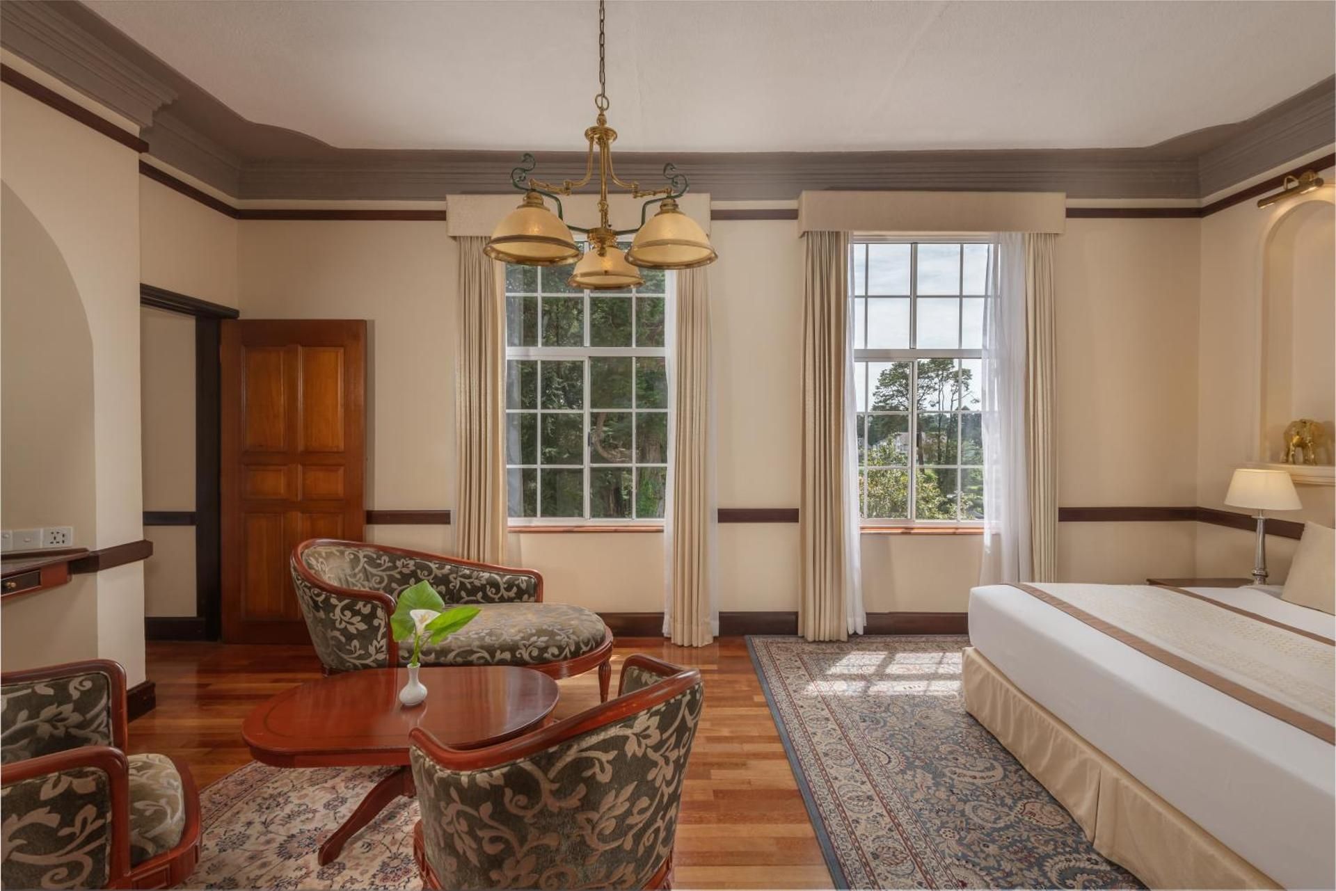 undefined Grand Hotel 10