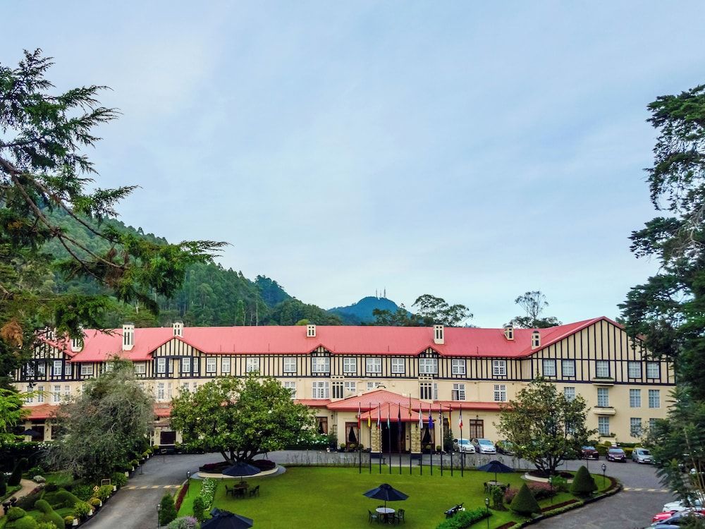 undefined Grand Hotel 3