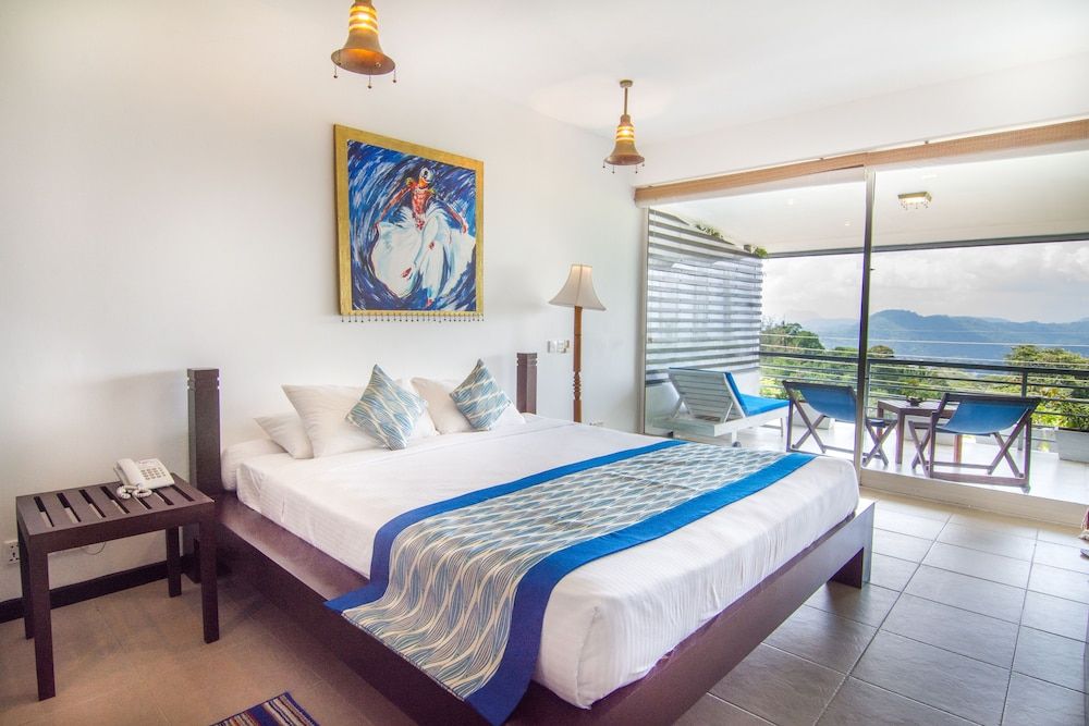 Theva Residency Superior Ground Floor Room with Balcony - 10% off on Cocktails & Selected Wines, Steam Room & Sauna 2