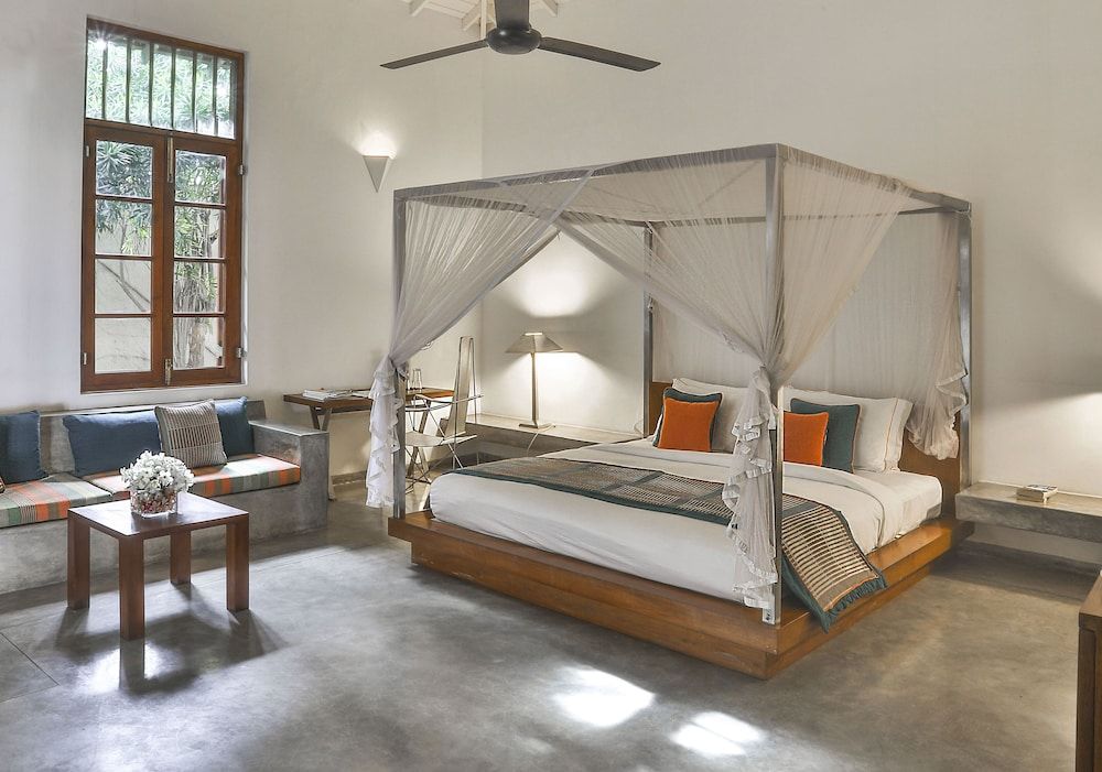 Suite, Courtyard View