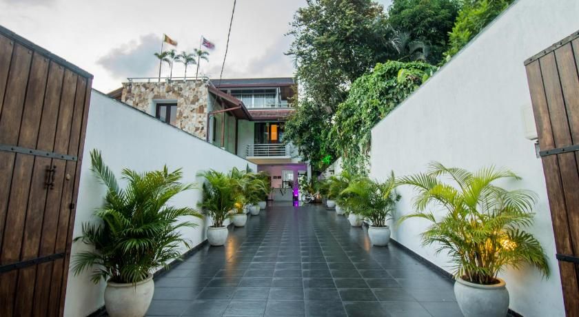 undefined Villa Upper Dickson 4